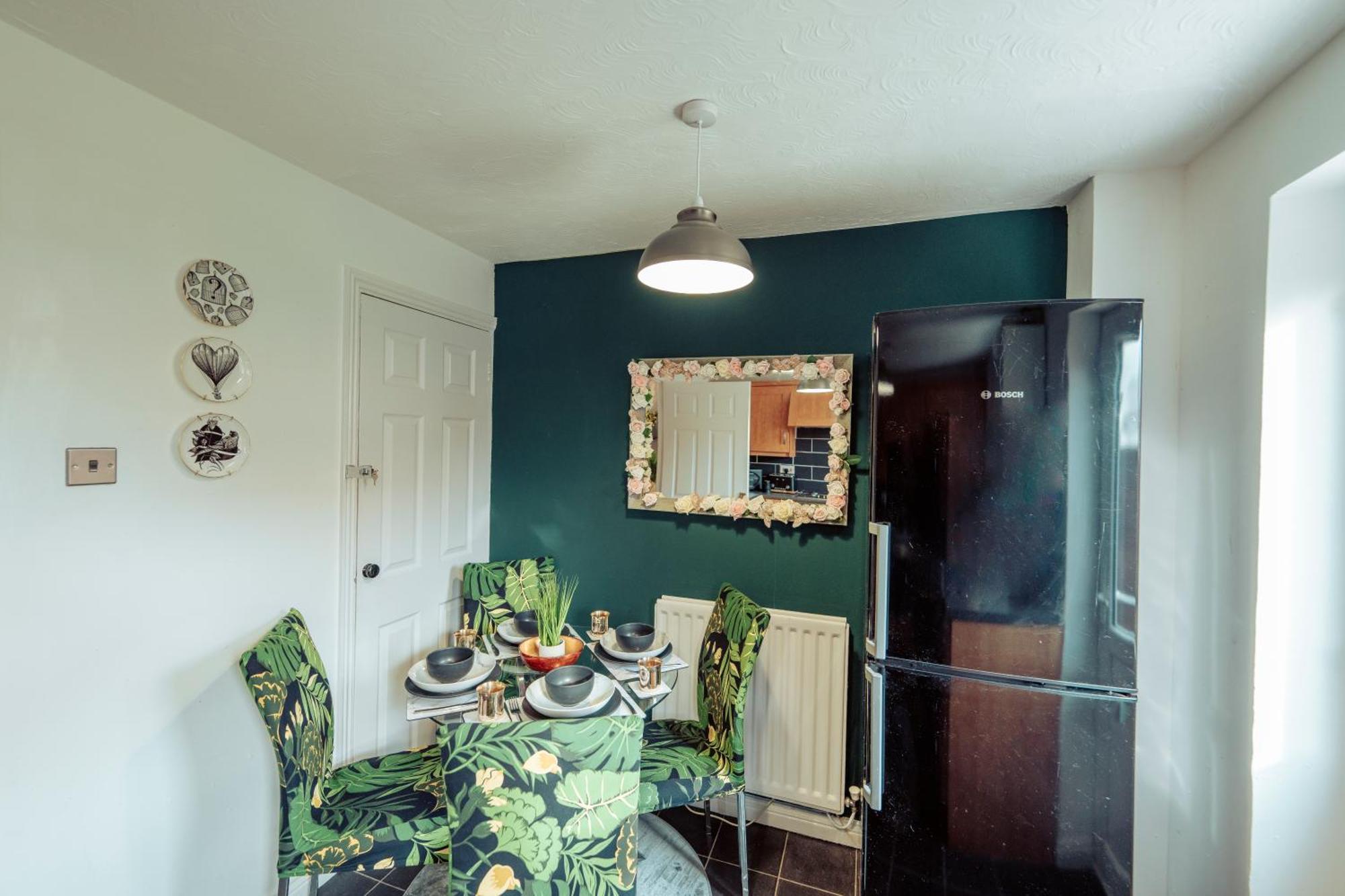 2 Bedroom Peaceful Home, Colchester Mile End Exterior photo
